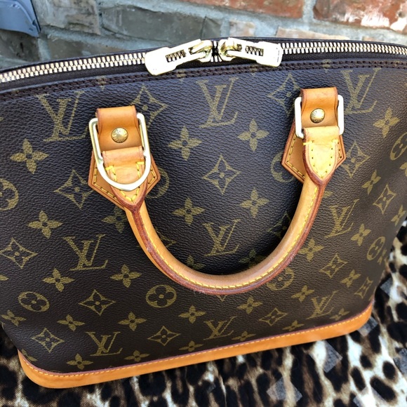 Louis Vuitton Monogram Alma PM - Picture 7 of 8